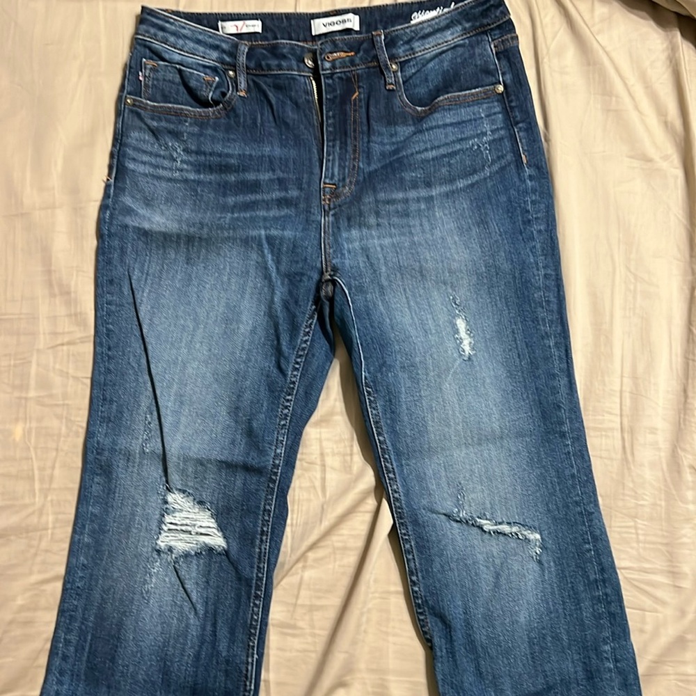 Vigoss Ace Straight leg destructed jean. Size 31. Like new!